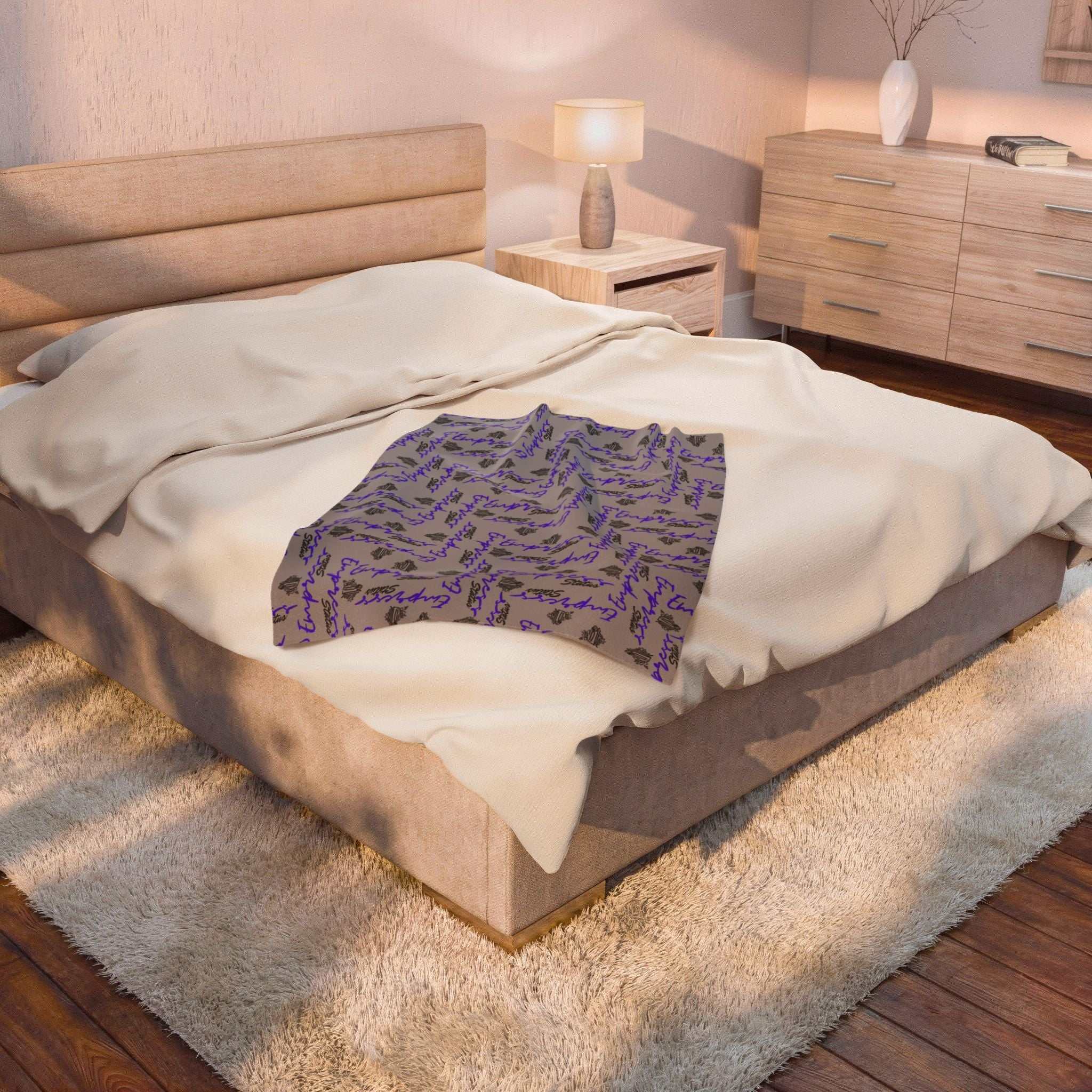 Empress Status Velveteen Plush Blanket